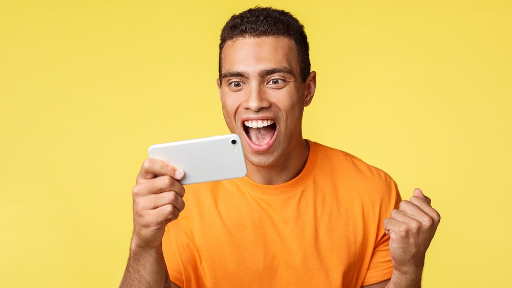 Incentives and rewards for survey takers in paid surveys